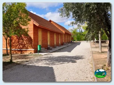 Aseos y servicios del recinto del Camping La estanca, Alcañiz (Teruel)