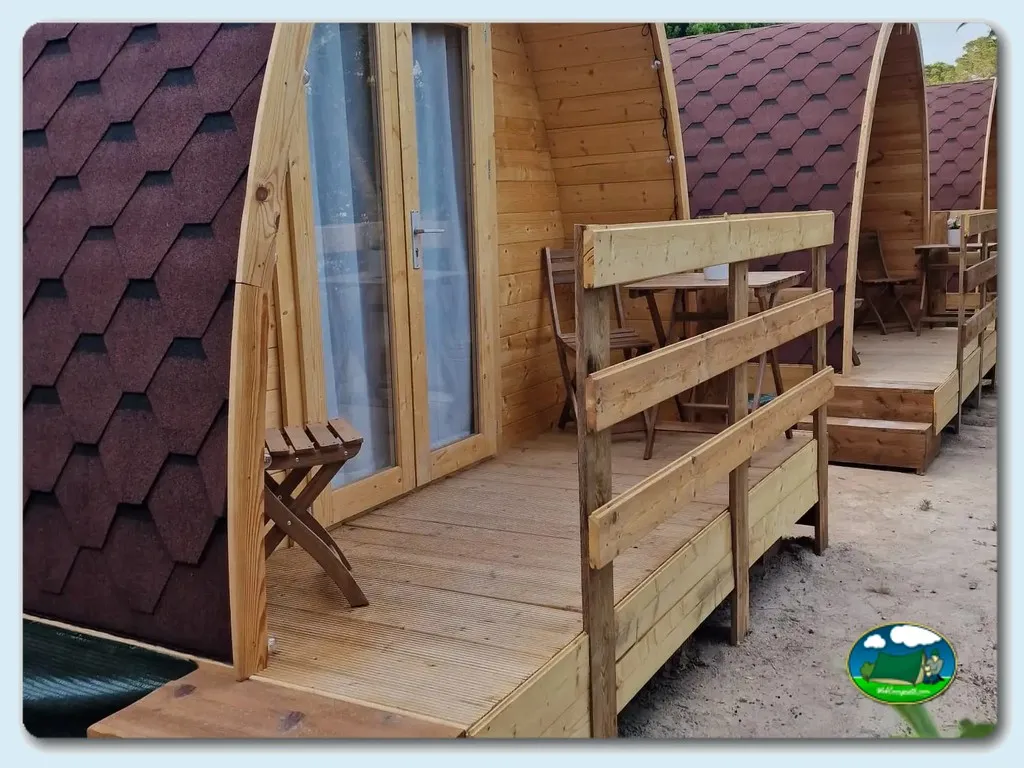 Glamping cabaña de madera con terraza del Camping Cala Bassa, Sant Antoni (Ibiza)