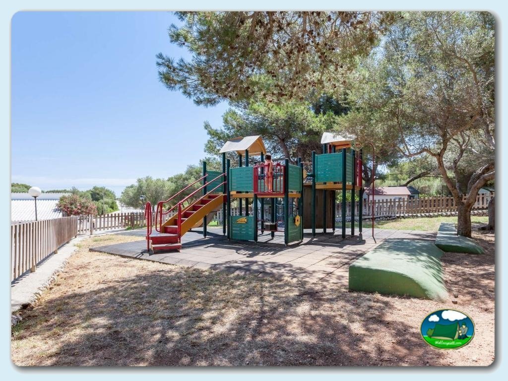 Parque infantil en Camping Son Bou, España