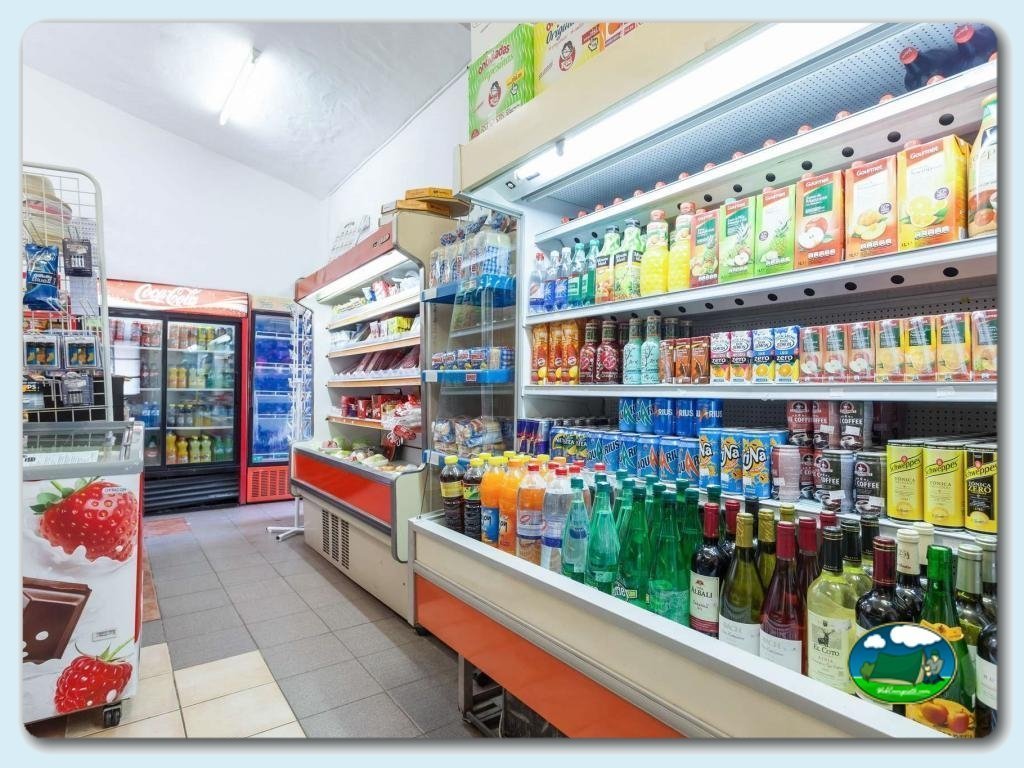 Supermercado en Camping Son Bou, España