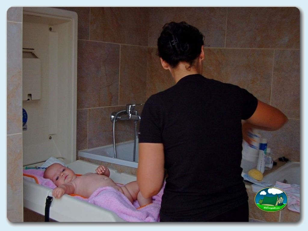 Aseos - Duchas en Camping Son Bou, España