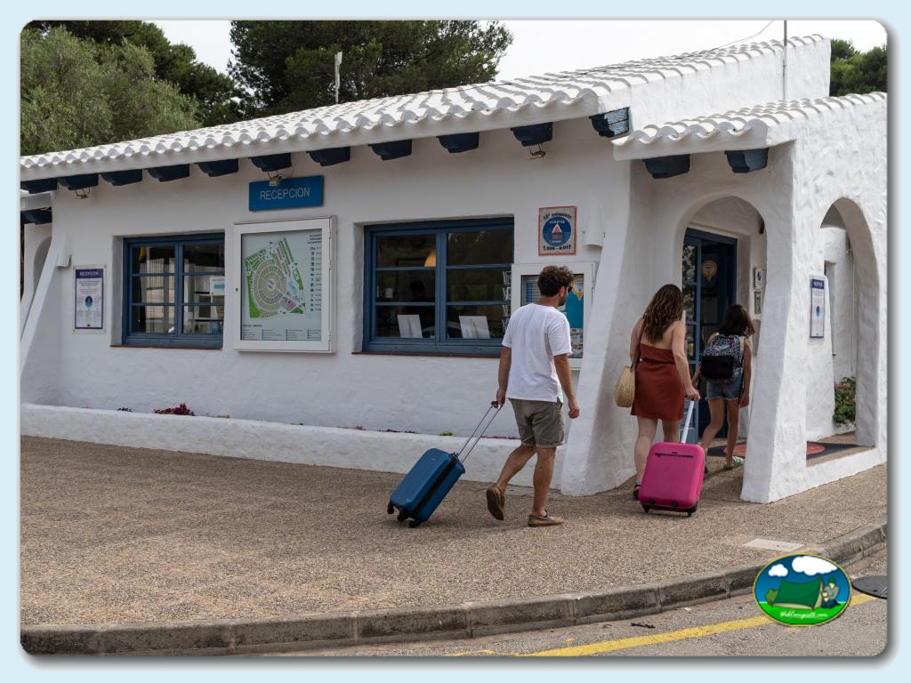 Recepci&oacute;n en Camping Son Bou, España