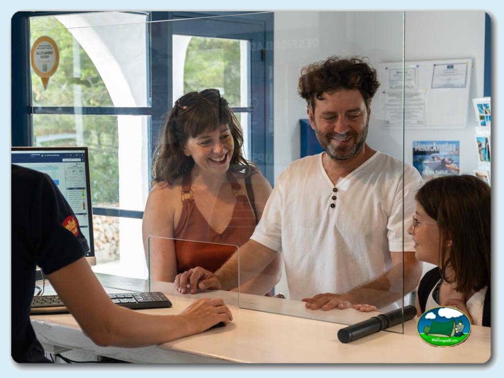 Recepci&oacute;n en Camping Son Bou, España