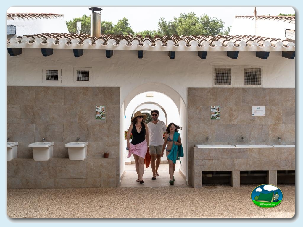 Aseos - Duchas en Camping Son Bou, España
