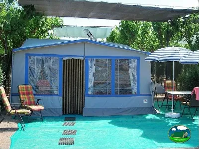 Mobil-home con parcela y sombrilla del Camping Bravoplaya, Ribera de cabanes (Castellón)