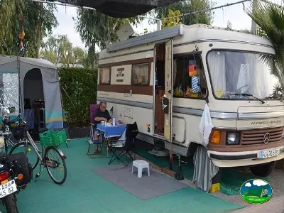 Mobil-home con parcela y sombra del Camping Bravoplaya, Ribera de cabanes (Castellón)