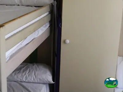Literas mobil-home interior del Camping Bravoplaya, Ribera de cabanes (Castellón)