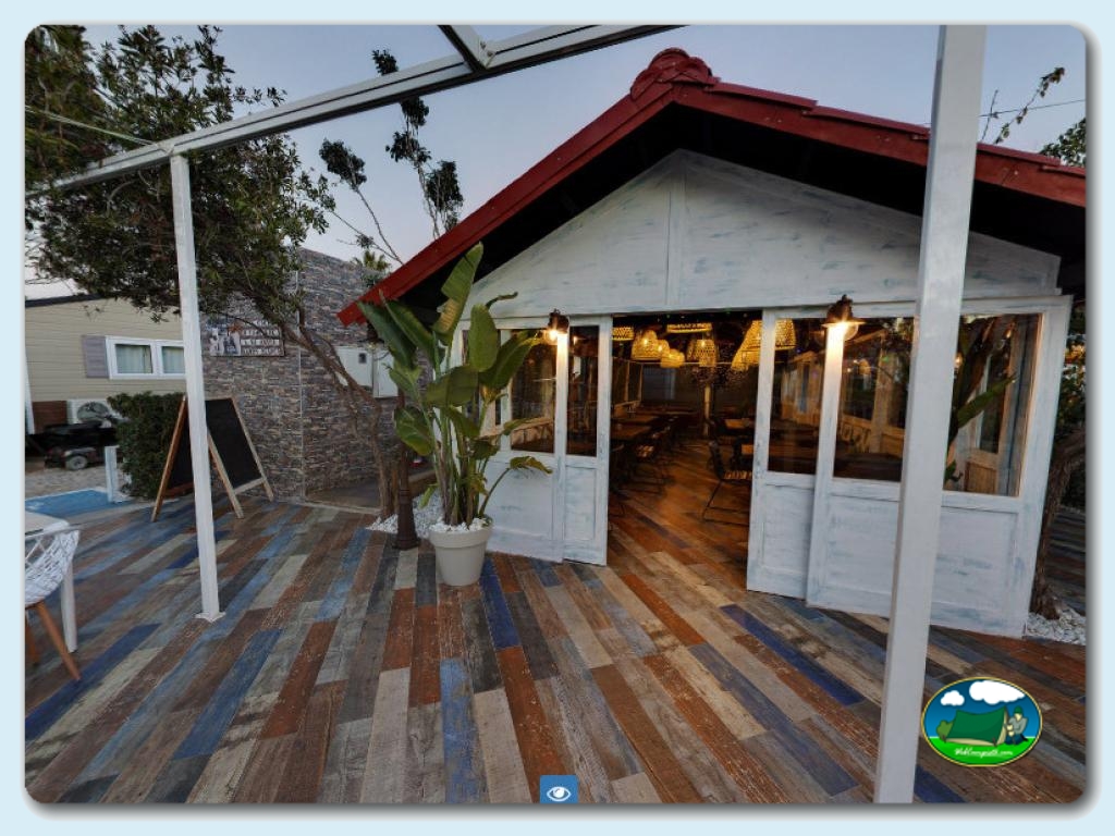 Restaurantes y chiringuitos en Camping Bravoplaya, Castellón, España