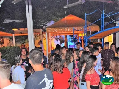 Bar con animación nocturna del Camping Bravoplaya, Ribera de cabanes (Castellón)