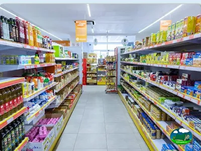 Supermercado interior del Camping Bravoplaya, Ribera de cabanes (Castellón)