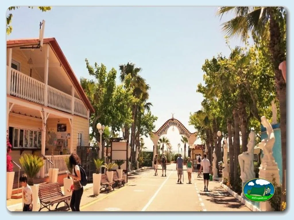 Camping Playa Tropicana en Castellón - imagen 2