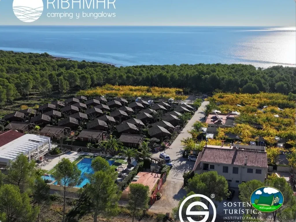 Bungalow junto al mar, vistas aéreas del recinto del Camping Ribamar, Alcocebre (Castellón)