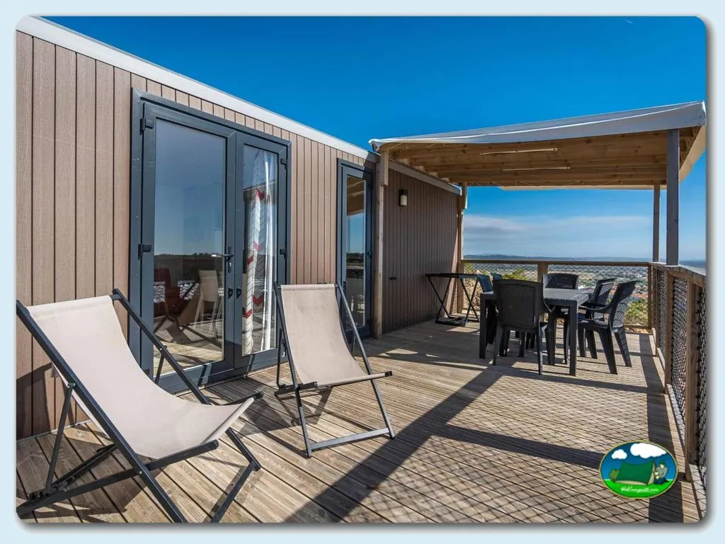 Glamping con vistas al mar y terraza del Camping Colina do Sol, S. Martinho do Porto (Leiria)