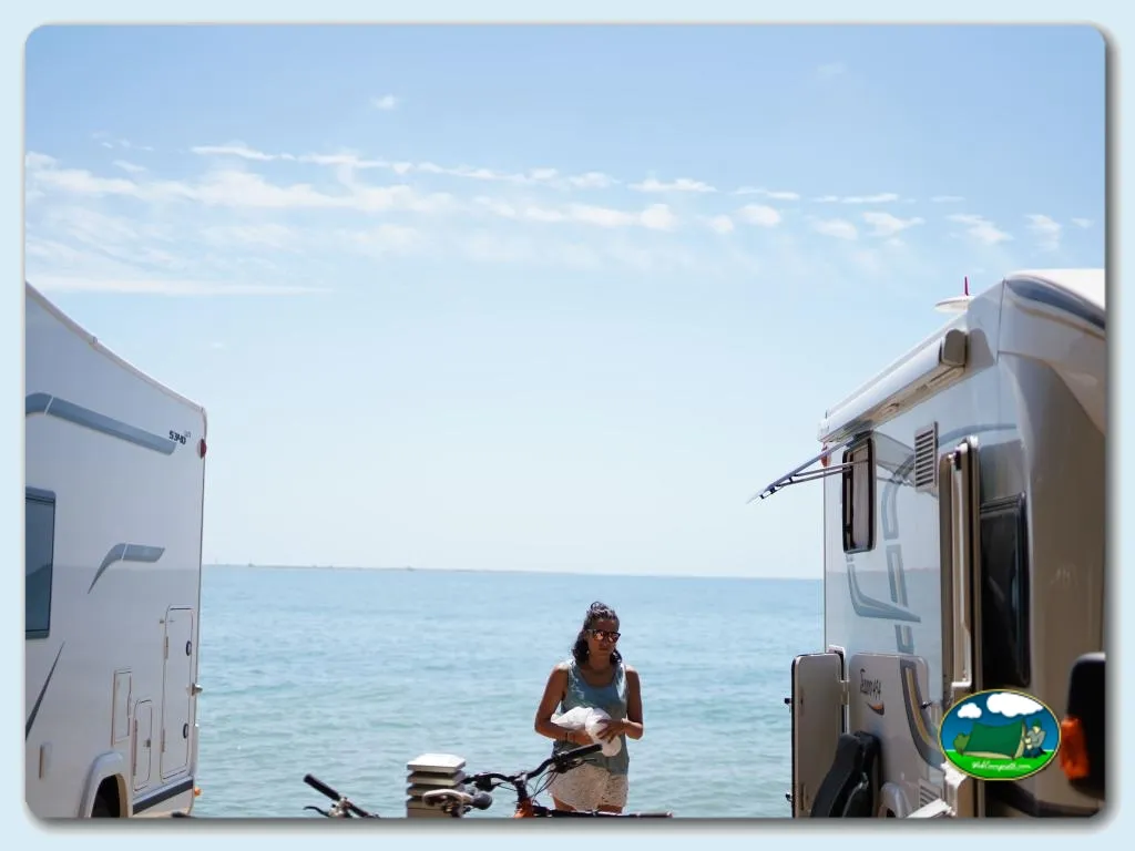 Mobil-home junto al mar con vistas a playa del Camping Alfacs, Alcanar (Tarragona)