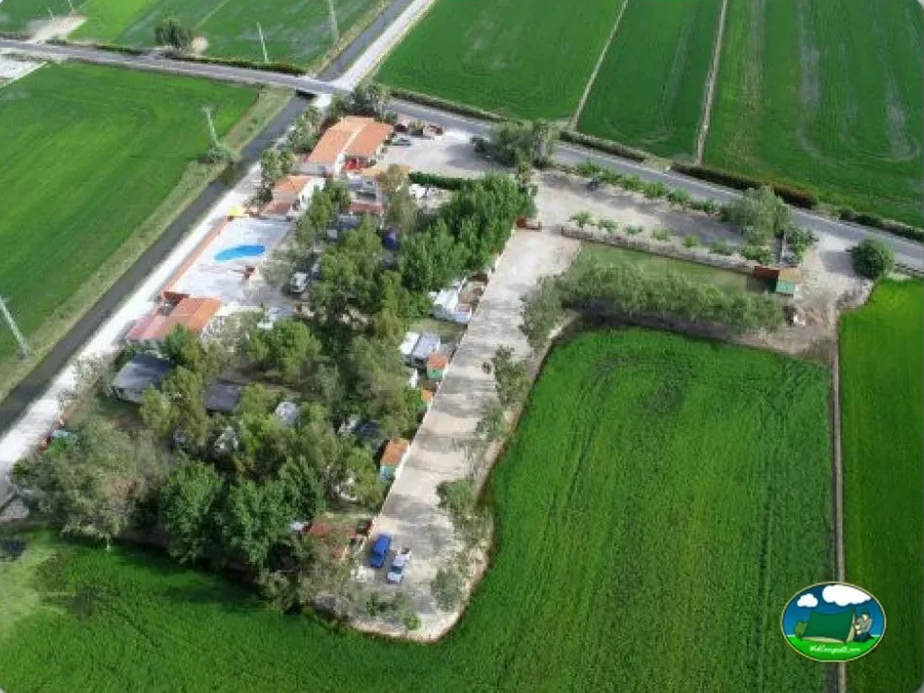 Plano del recinto con piscina y parcelas del Camping La Tancada, La Ràpita (Tarragona)