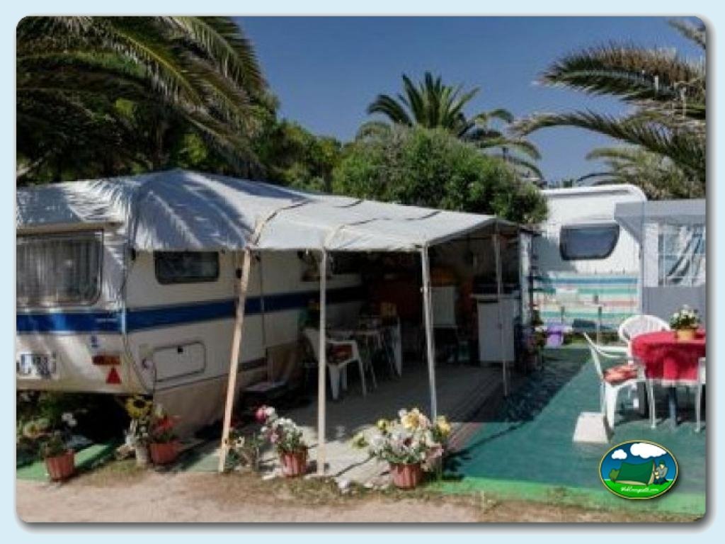 Parcelas Grand Confort en Camping La Torre del Sol, Tarragona, España