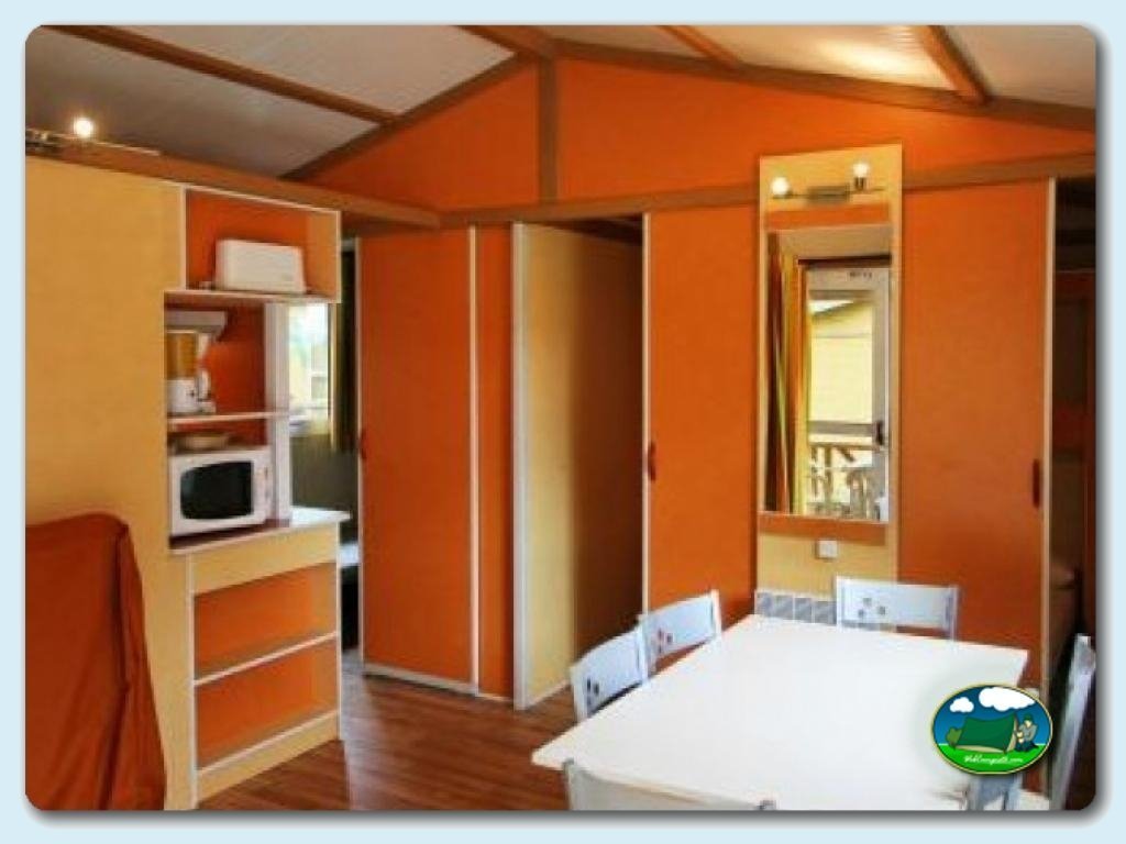 Chalet Luxe 2 habitaciones 6P en Camping La Torre del Sol, Tarragona, España