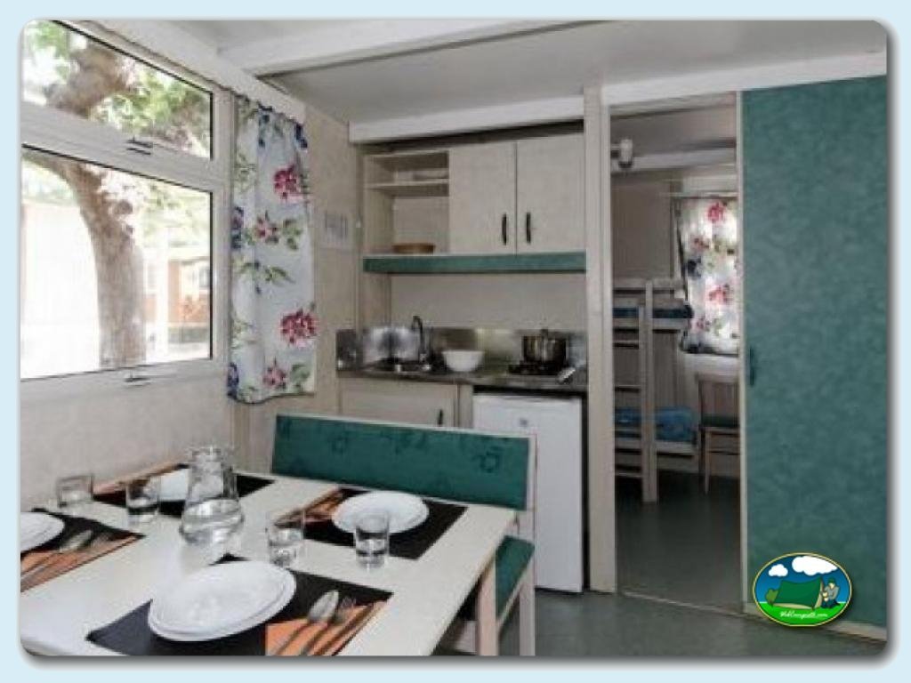 Chalet Standard 6P en Camping La Torre del Sol, Tarragona, España