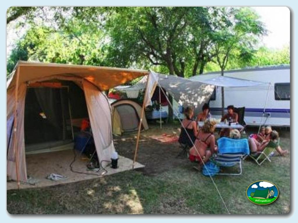 Parcelas Standart en Camping La Torre del Sol, Tarragona, España