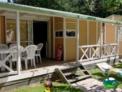 Mobil-home con terraza y parcela del Camping La Torre del Sol, Montroig (Tarragona)