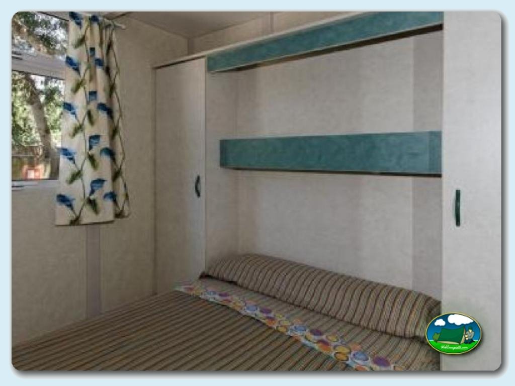 Chalet Mediterr&aacute;neo 6P en Camping La Torre del Sol, Tarragona, España