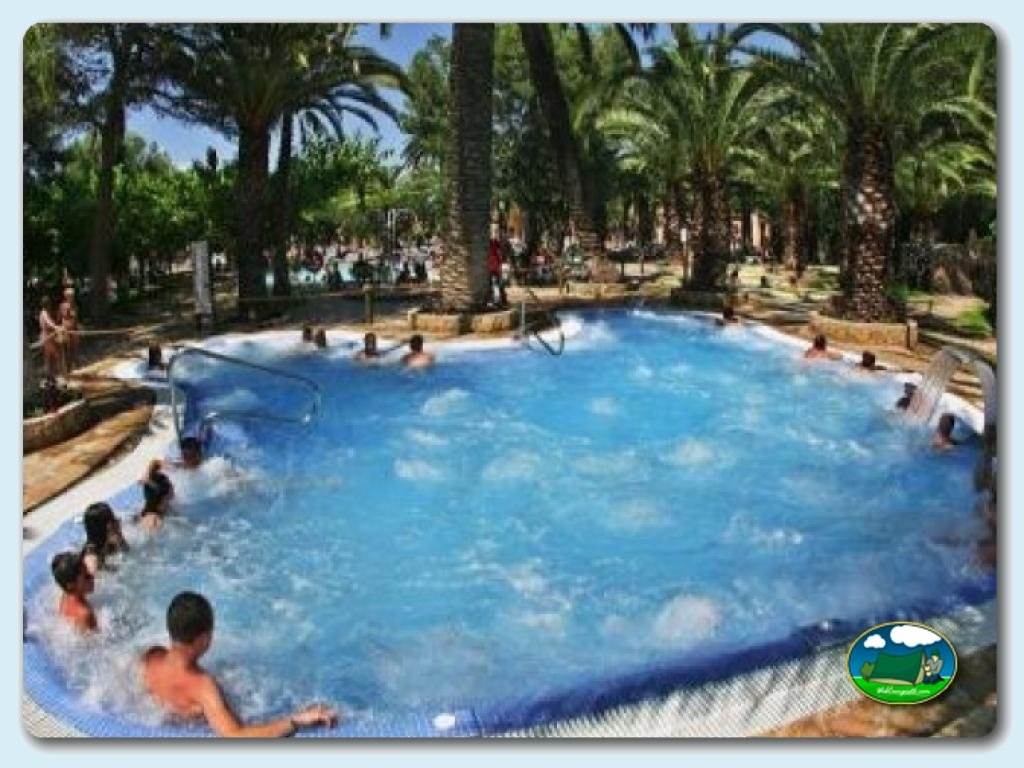 Piscina en Camping La Torre del Sol, Tarragona, España