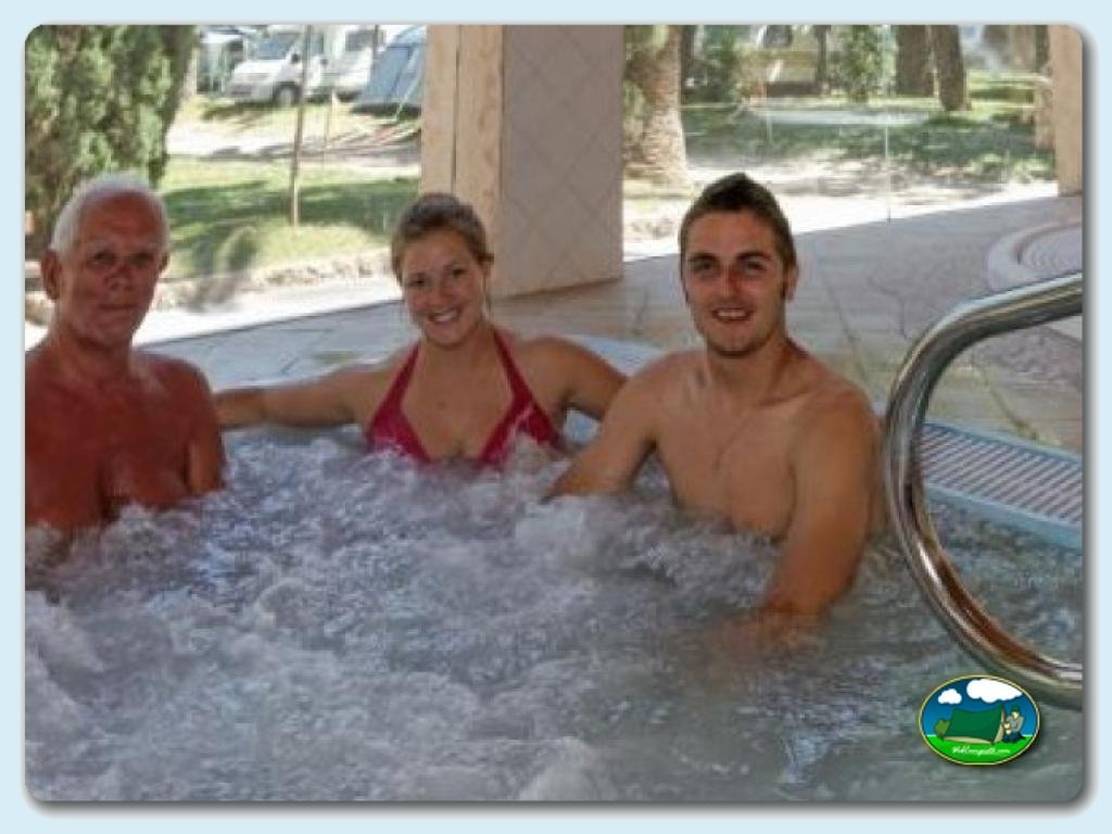 Piscina en Camping La Torre del Sol, Tarragona, España