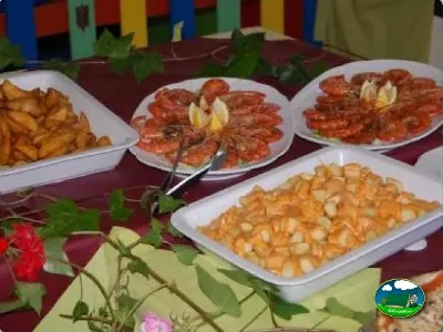 Restaurante, menú de carnes y mariscos del Camping La Torre del Sol, Montroig (Tarragona)