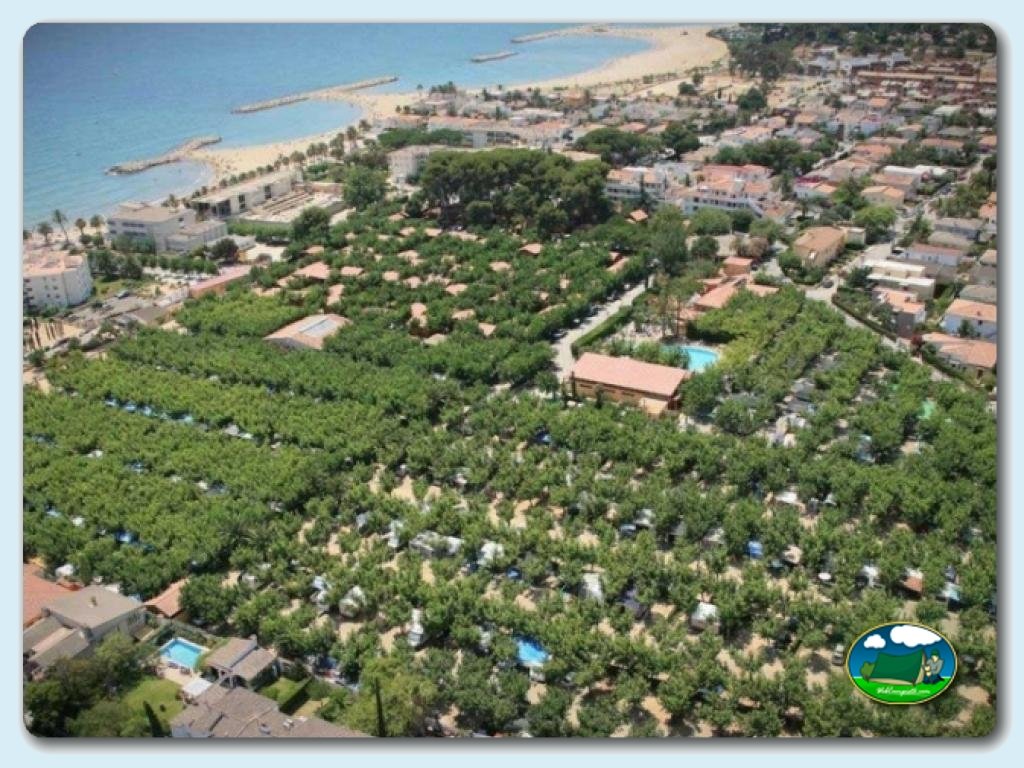 Vistas a&eacute;reas en Camping La Llosa, Tarragona, España